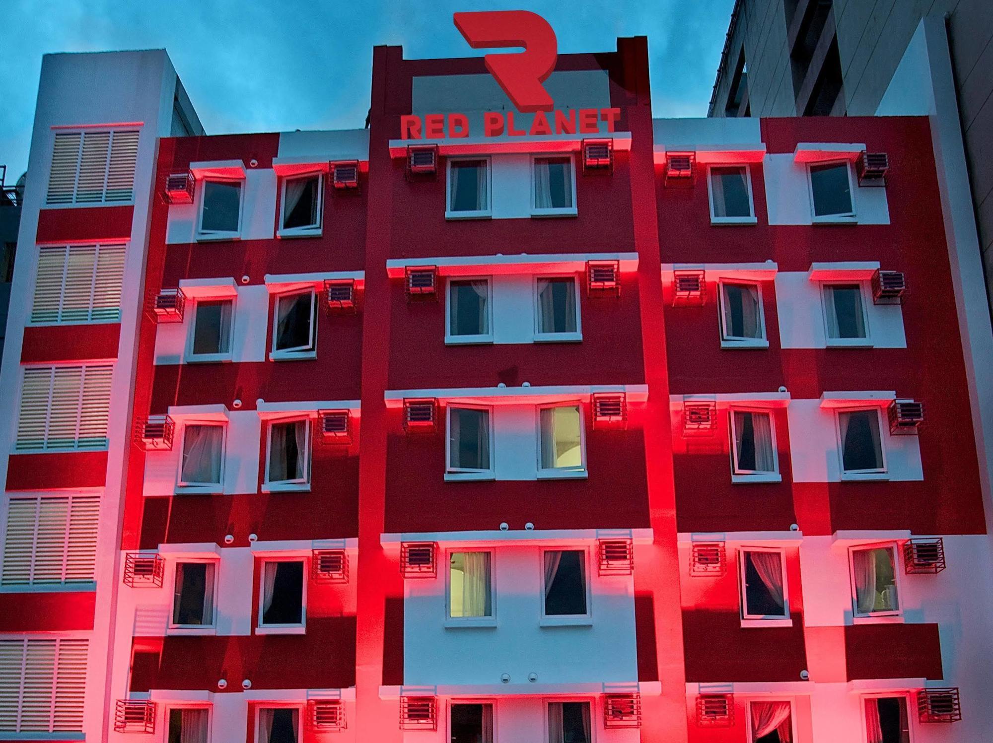 Red Planet Manila Malate Mabini Hotel Exterior photo
